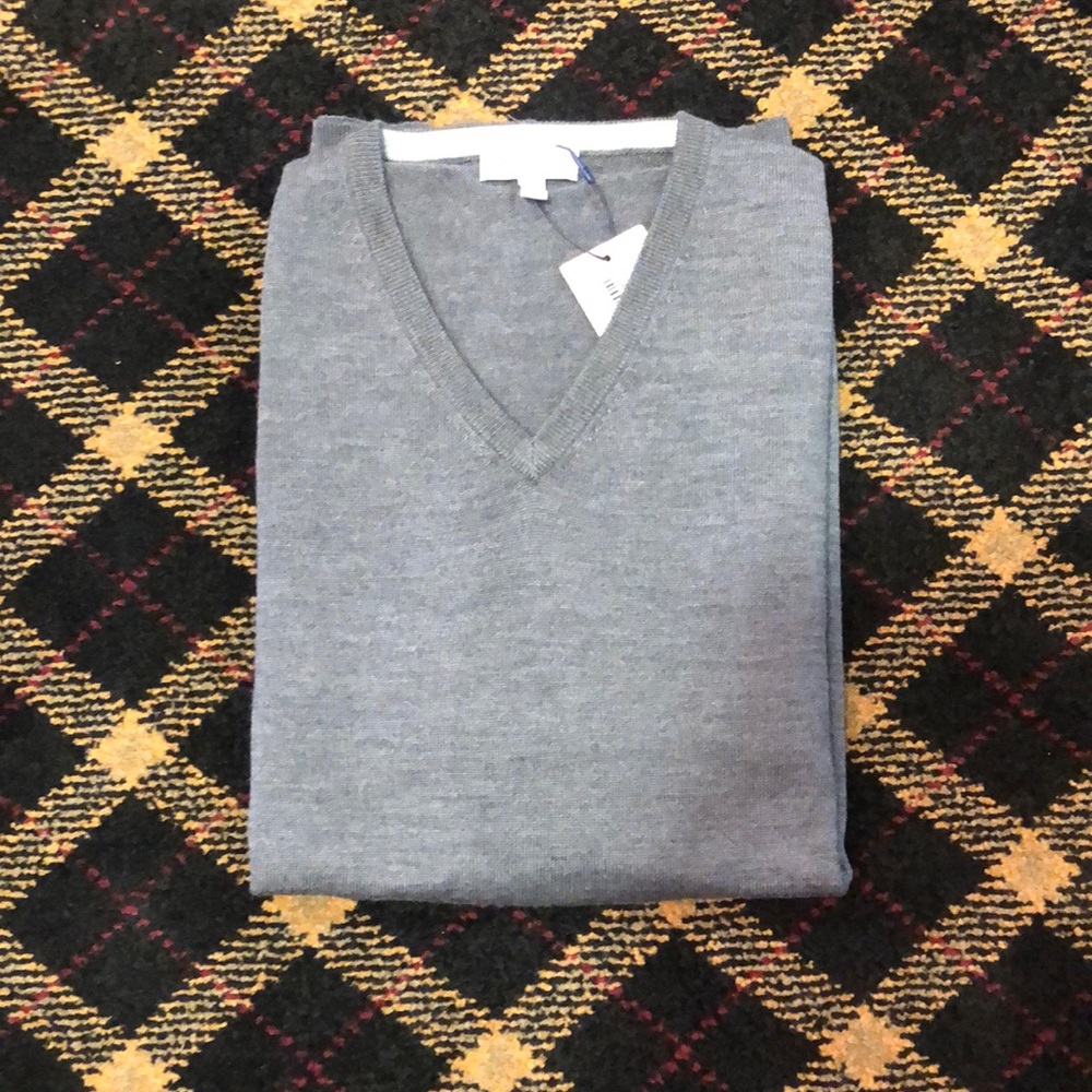 NWT PETER MILLAR V-neck sweater